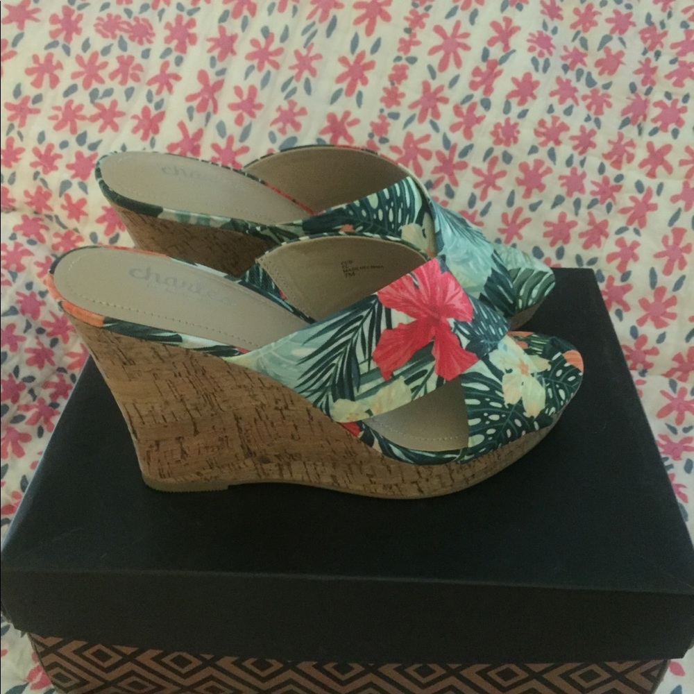 Charles David Latrice Tropical Wedge Sandals